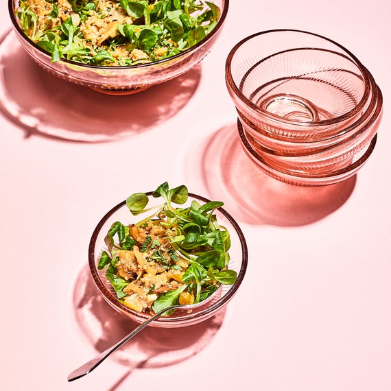 Salát s quinoou a karamelizovaným fenyklem