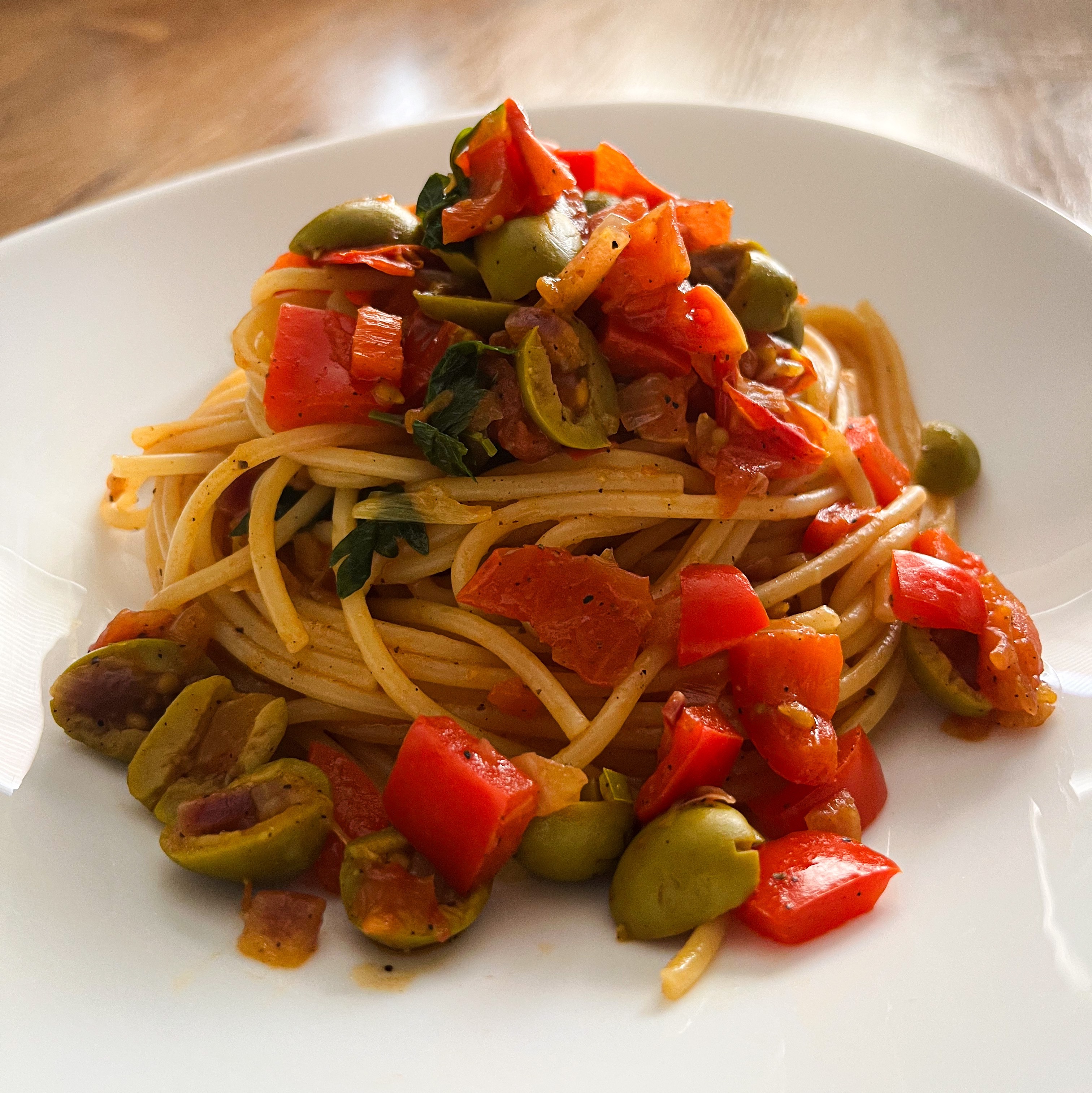 Vollkornnudeln mit Oliven und Tomaten - schnelle, einfache und gesunde ...